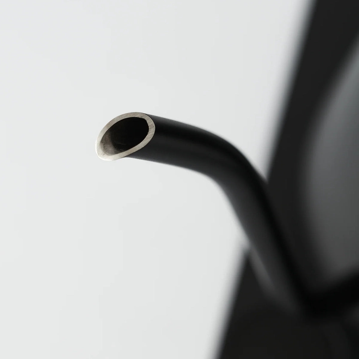 細口のコーヒードリップ用電気ケトル Fellow Stagg EKG Pro Electric Kettle