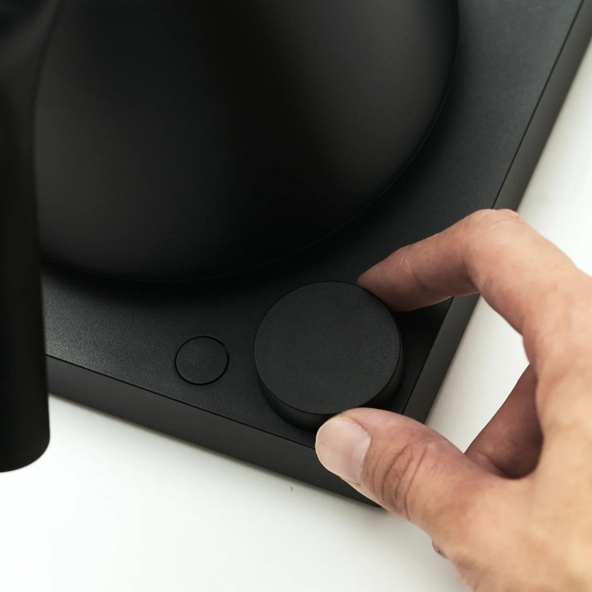 細口のコーヒードリップ用電気ケトル Fellow Stagg EKG Pro Electric Kettle